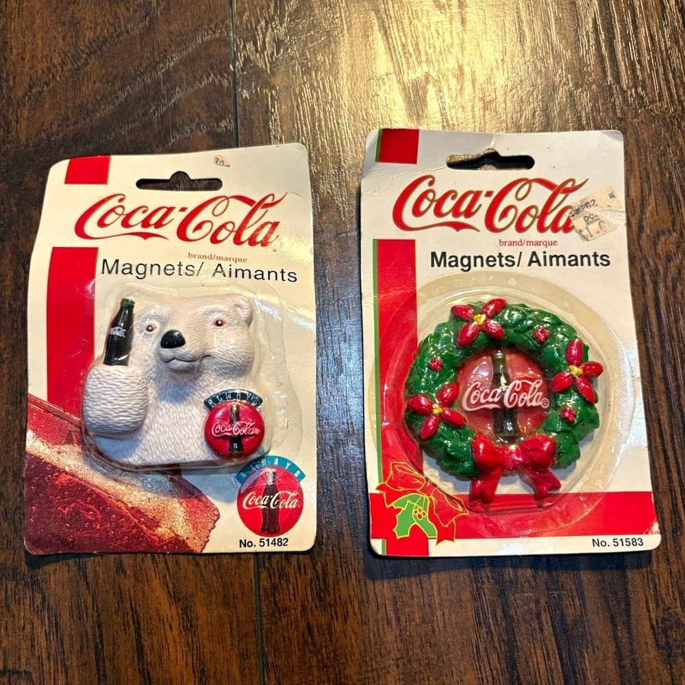 Vtg Coca-Cola Polar Bear & Christmas Wreath Magnets Lot 1997 1999 Red Green New